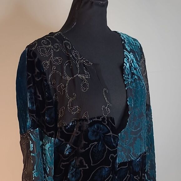 Chico's size 1 tunic top - Picture 2 of 8